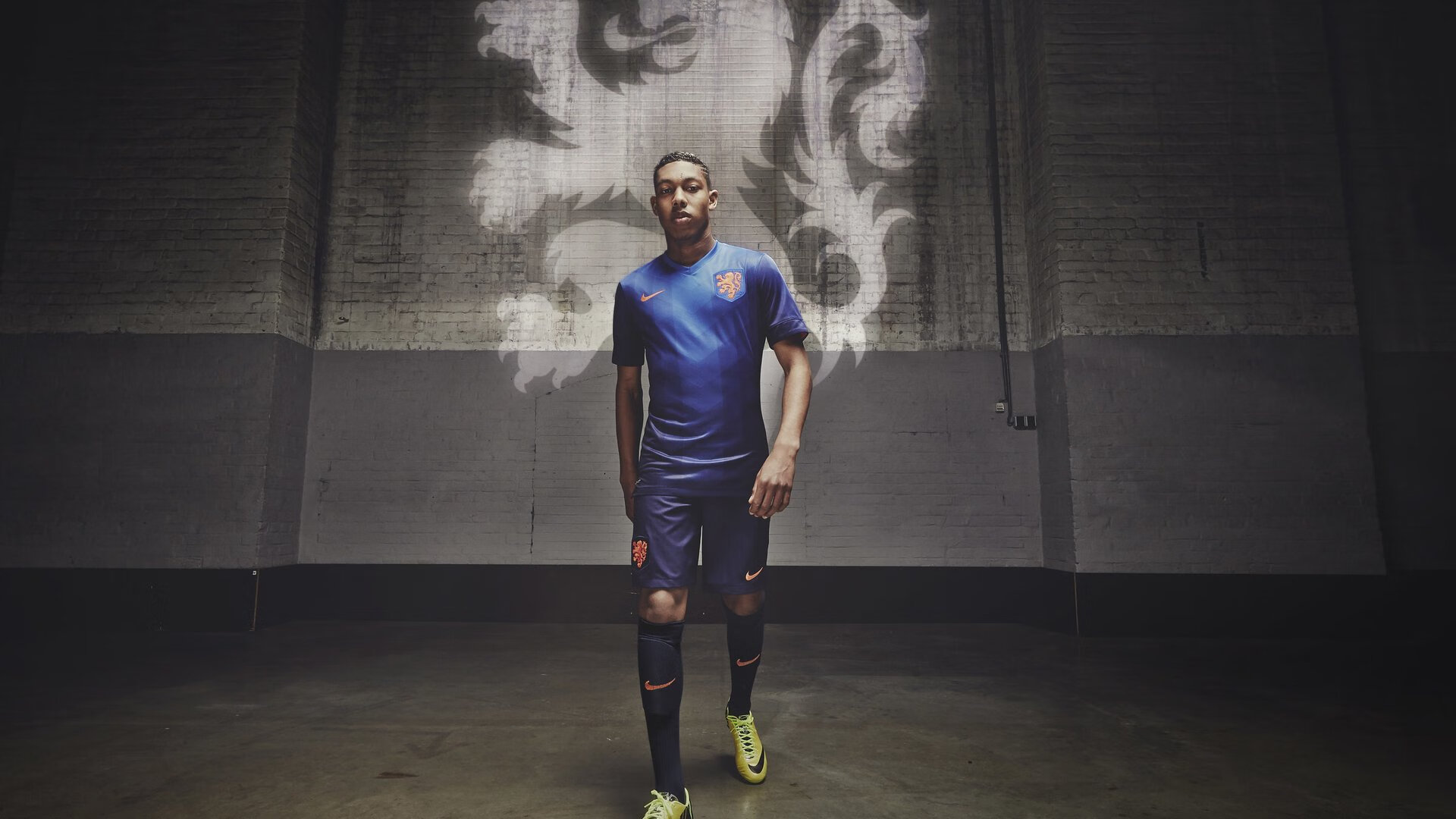 九游游戏中心下载-奇亚拉·佩拉卡尼与马泰奥·桑托罗完美诠释团队力量